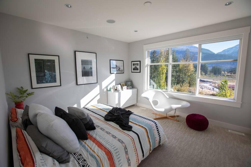Mountain Serenity Meets Luxury Squamish Esterno foto