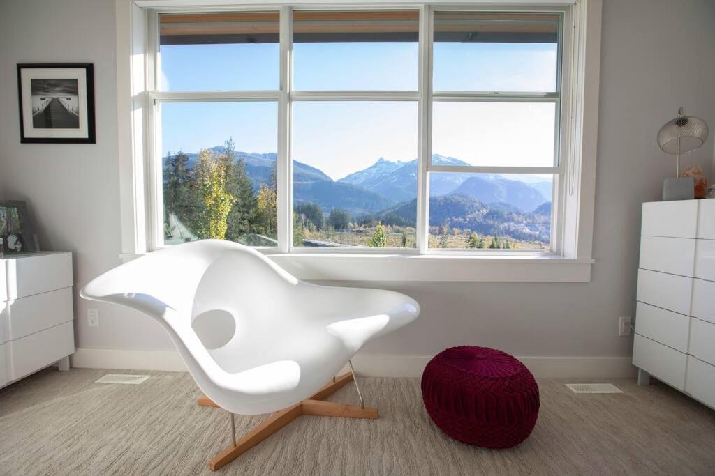 Mountain Serenity Meets Luxury Squamish Esterno foto