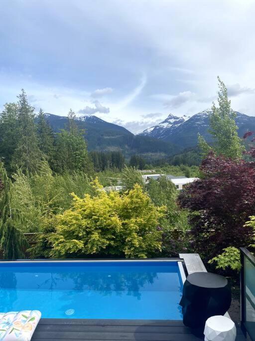 Mountain Serenity Meets Luxury Squamish Esterno foto
